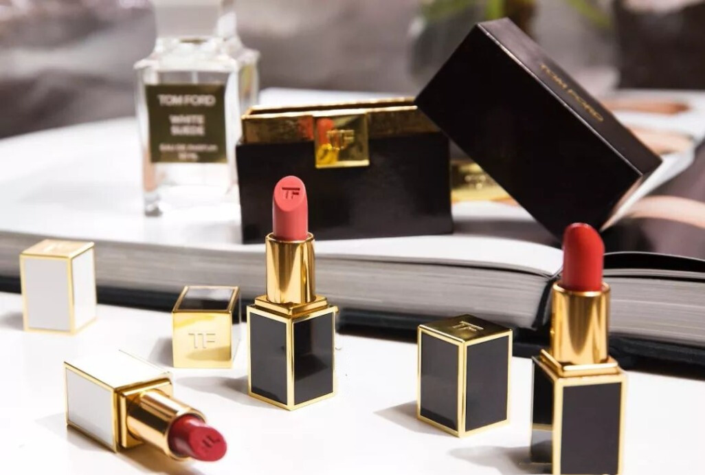 tf15和16哪个更显白,tf口红显白