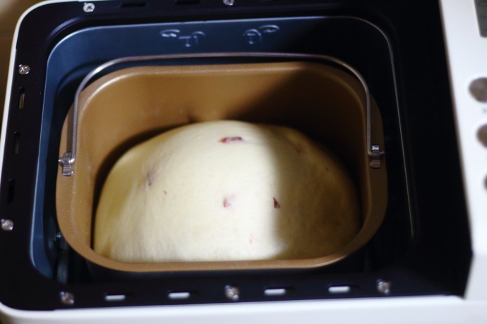 面包机一键做蛋糕,用面包机怎样能做出好吃的面包来