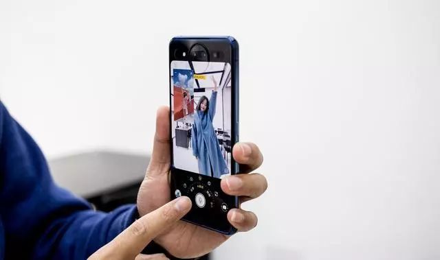 怎样保护屏幕最好,用什么保护屏幕最好