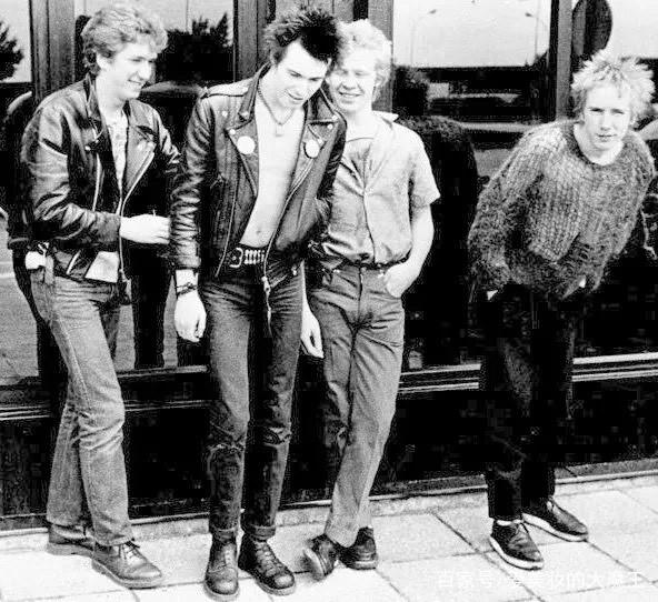 还在盲选？秋冬选购马丁靴指南，看这一篇你就明白了