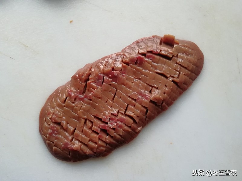 在家做猪腰，教你小窍门，不腥不骚又滑嫩，味道不输餐馆大厨