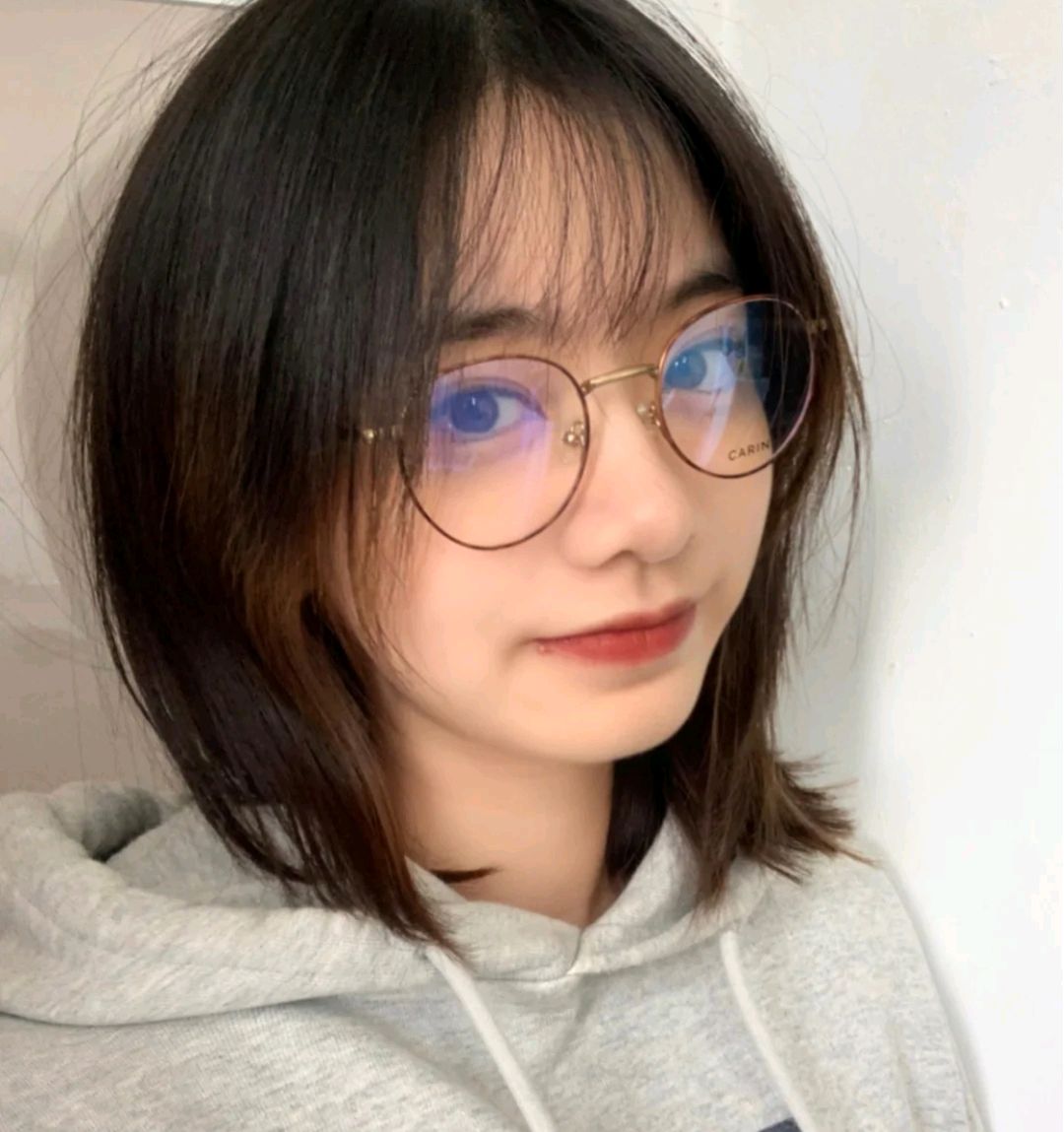 怎么选眼镜框搭配脸型,怎么选眼镜框适合脸型微胖女生