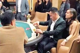 刘碧丽和李嘉欣谁好看,刘碧丽李嘉欣梁洛施