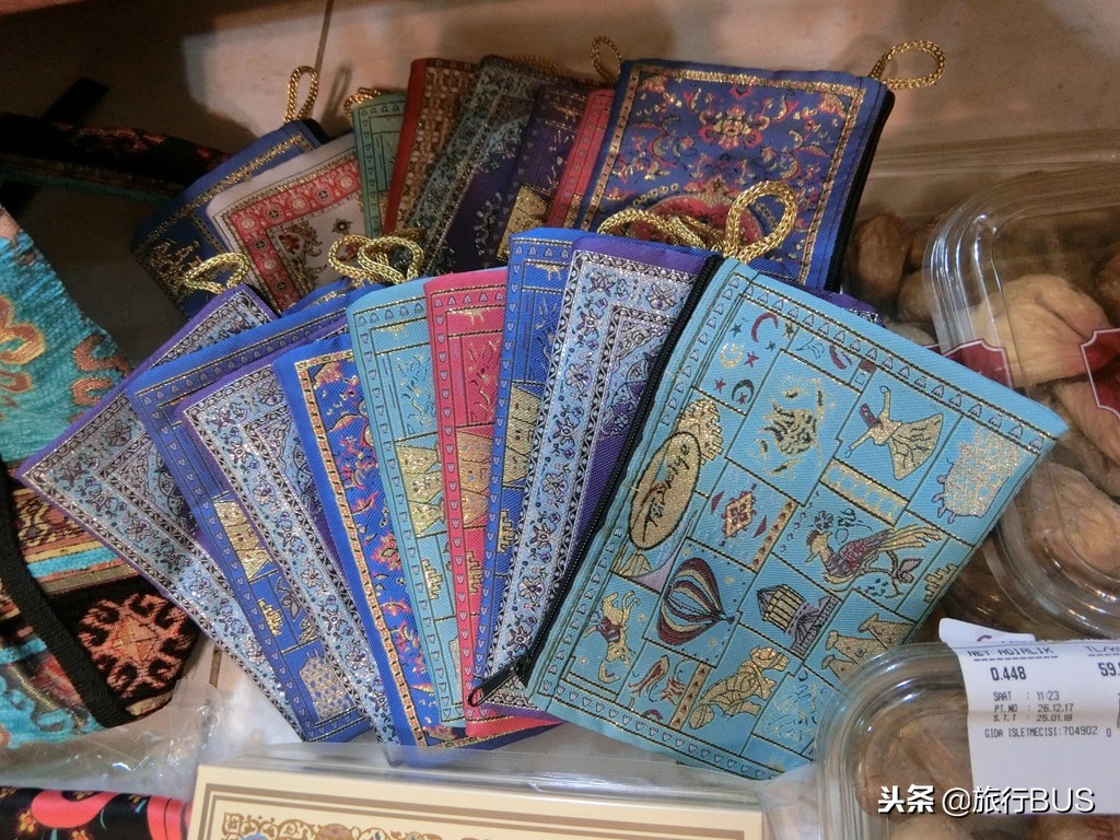 「土耳其」必买伴手礼（蓝眼睛、玫瑰精油、香料等……