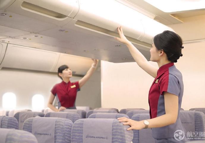 飞机座位号e字母是靠窗的,飞机座位abcdef分别是什么位置