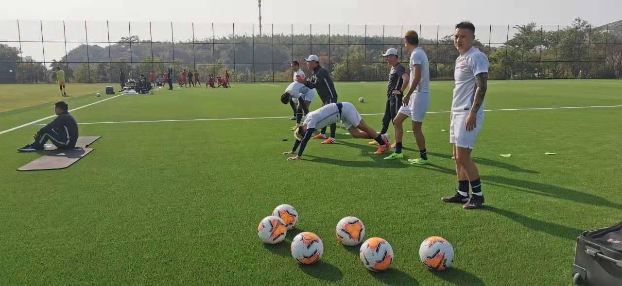 18人冬训,却拒绝2名队长归队,这支中超黑马到底怎么了?