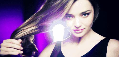 头发干枯毛躁洗头时扎什么好,头发干枯只用发膜洗头发可以吗