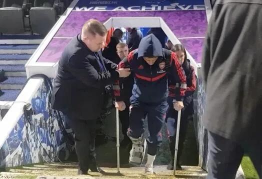 阿森纳球员搞笑发角球三次,阿森纳球员搞笑发角球