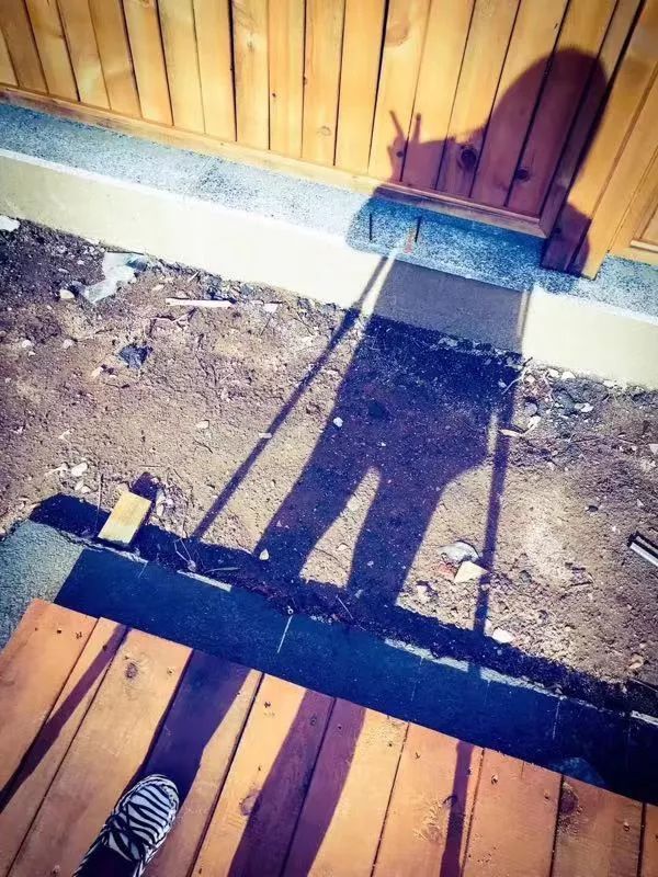 漫游世界后，80后辣妈在海边打造梦幻乌托邦，妆点绚烂人生