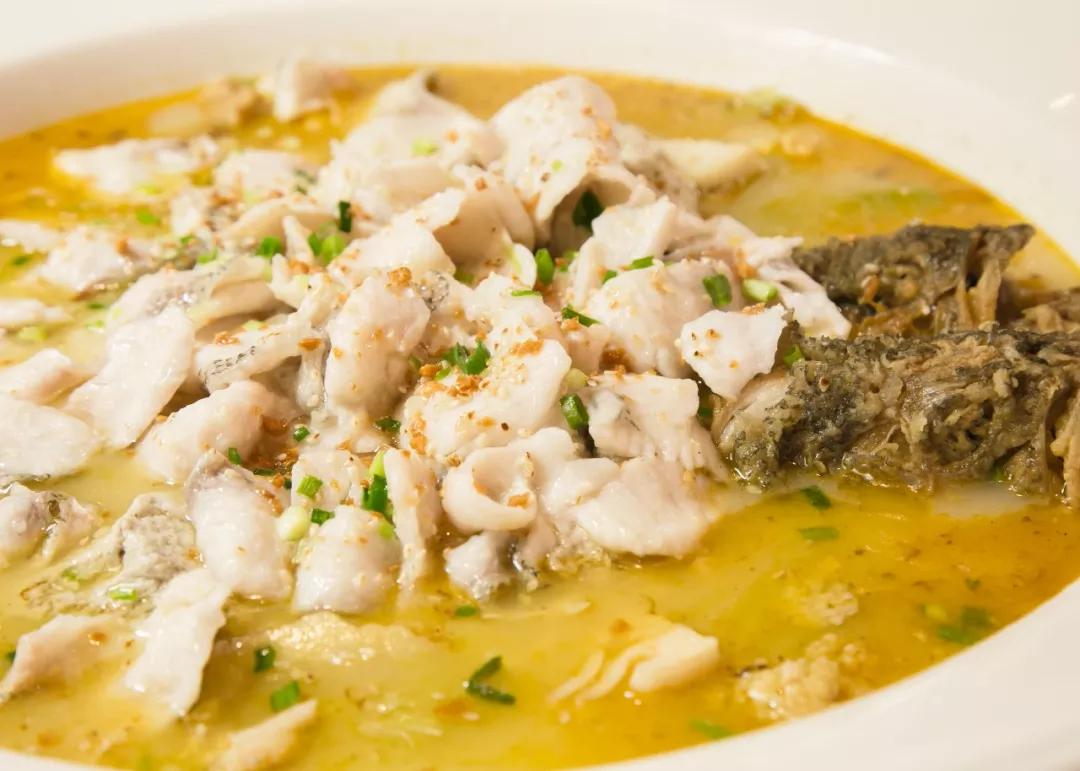 在“卡通乐园”吃“瘦瘦鱼”，一份大过脸盆，居然不到50元