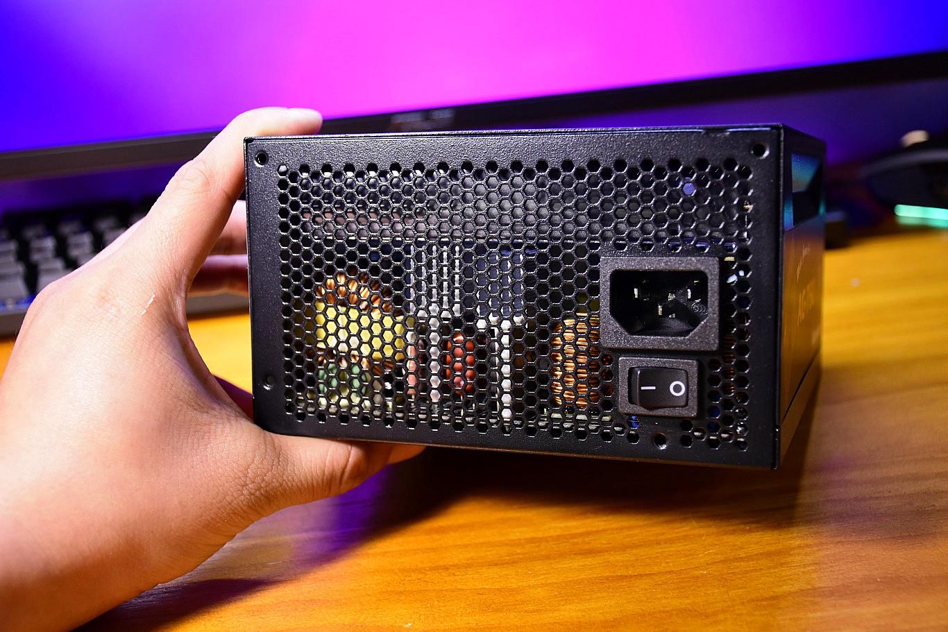 艾湃电竞ag750m和鑫谷an650w哪个好,艾湃电竞750w电源什么档次