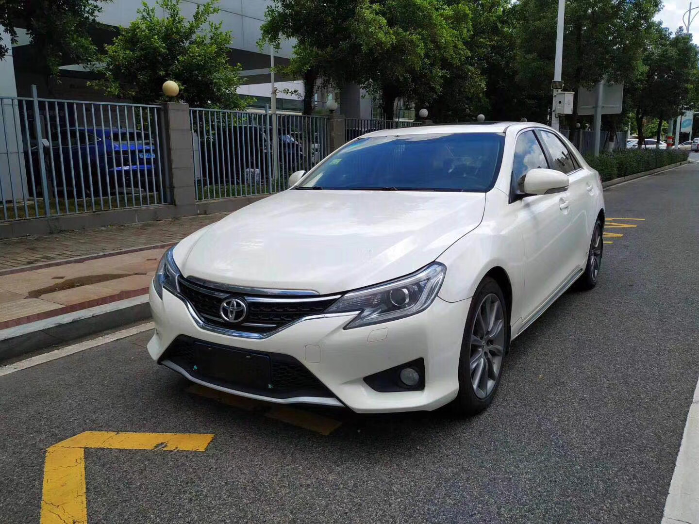 2.5v6锐志10年,15年丰田锐志是前驱还是后驱