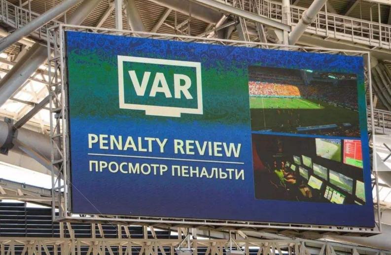 科普：都别争了！IFAB告诉你，梅雷特对C罗的犯规100%红牌！