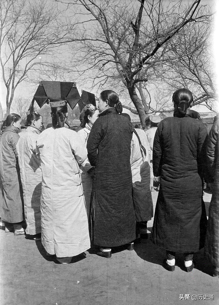 一群生不逢时的旗人儿媳妇，年龄比婆婆小，长得却比婆婆老