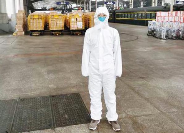 中超邀请抗疫英雄看球,中超武汉队集结