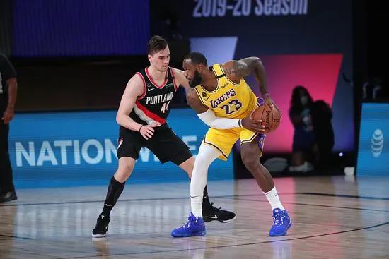 狂言君:老汉啊老汉这口锅无论如何得自己背了