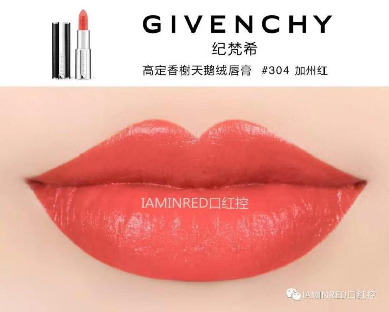 涂上像自己本身唇色的口红,涂上自己喜欢的口红