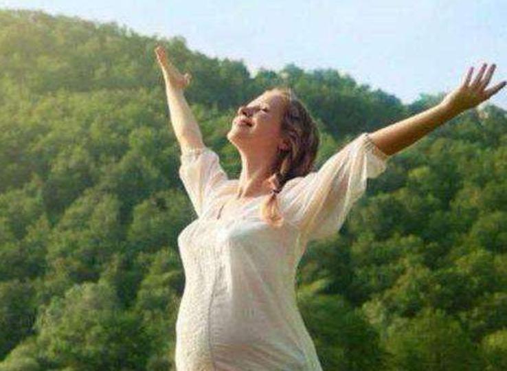 怀孕多久胎宝宝会听到外界的声音,孕期多大的声音对胎宝宝有影响