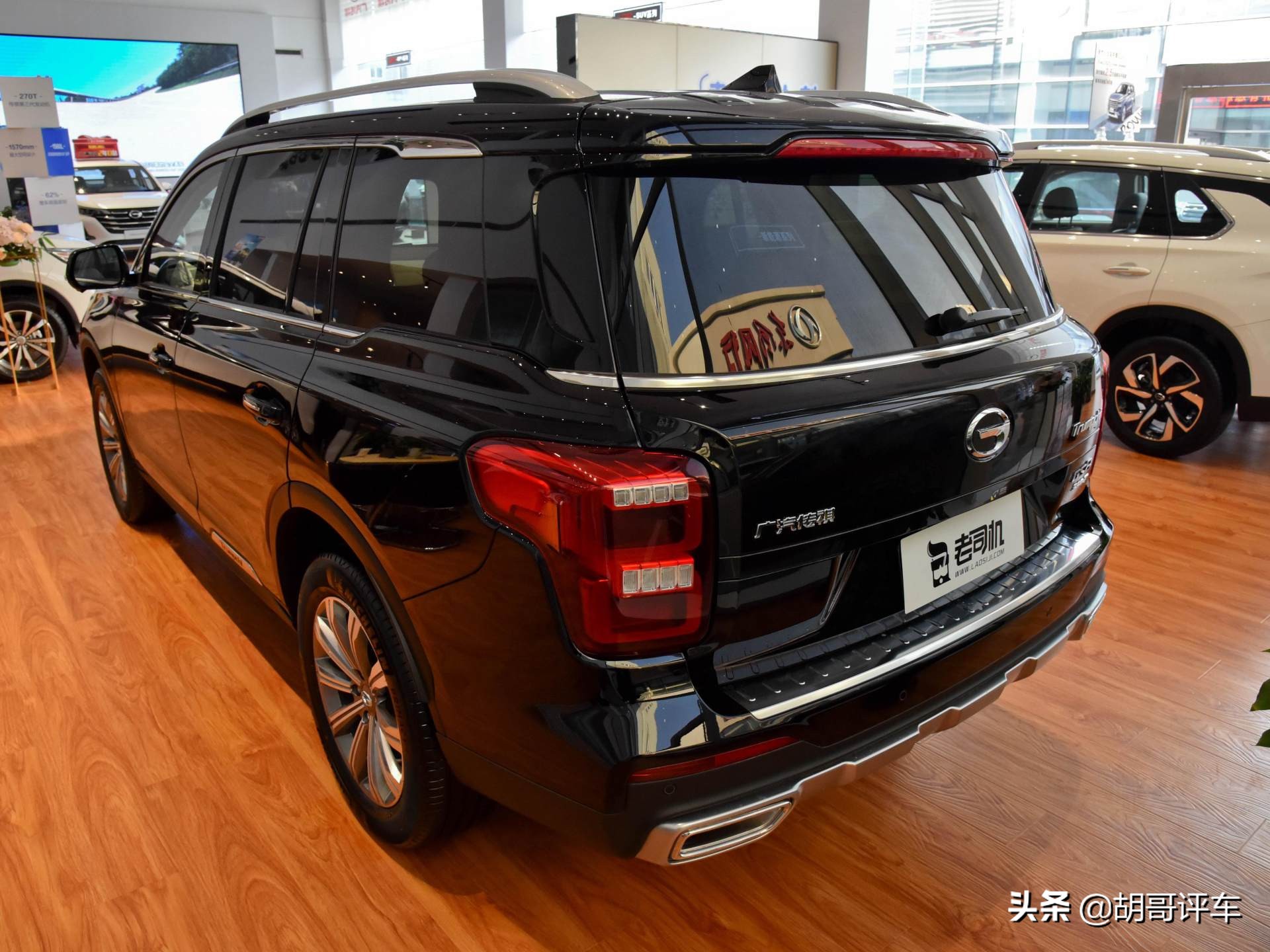 又大又高的suv,最新款黑色广汽传祺gs8高清实拍