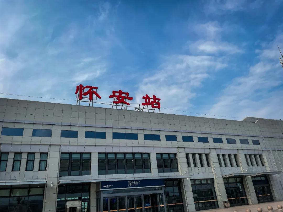 北京bj40成佛坡越野视频,北京越野车bj40远行