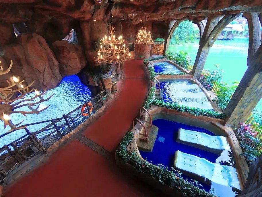 番禺|2天1夜仅499住1房1厅房车+早餐+2大2小长鹿休博园门票+泳池