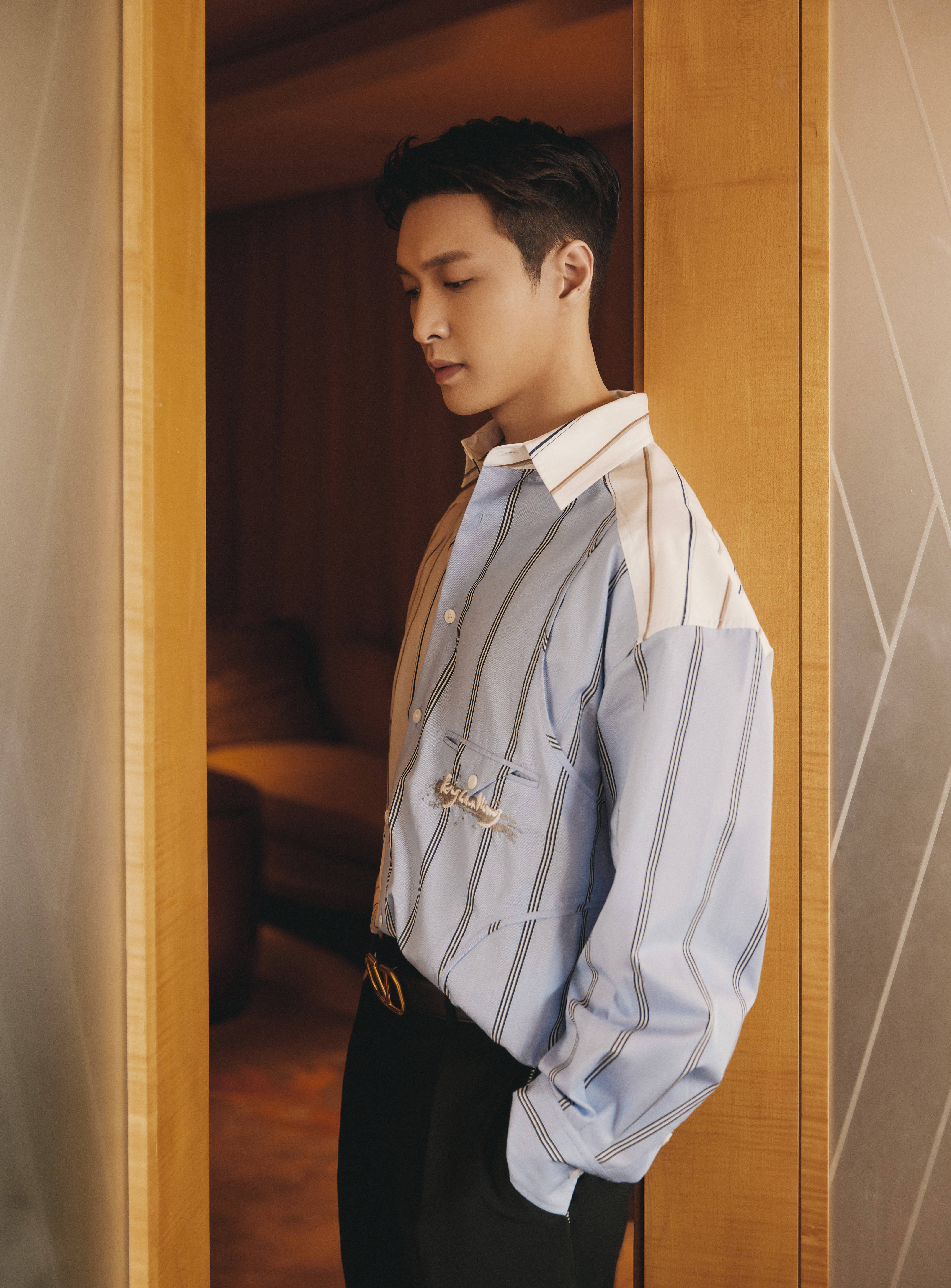 西装穿搭休闲通勤男,如何把西装穿出时髦感男