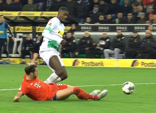 评论拜仁输球,拜仁0比5惨败门兴莱万的感受