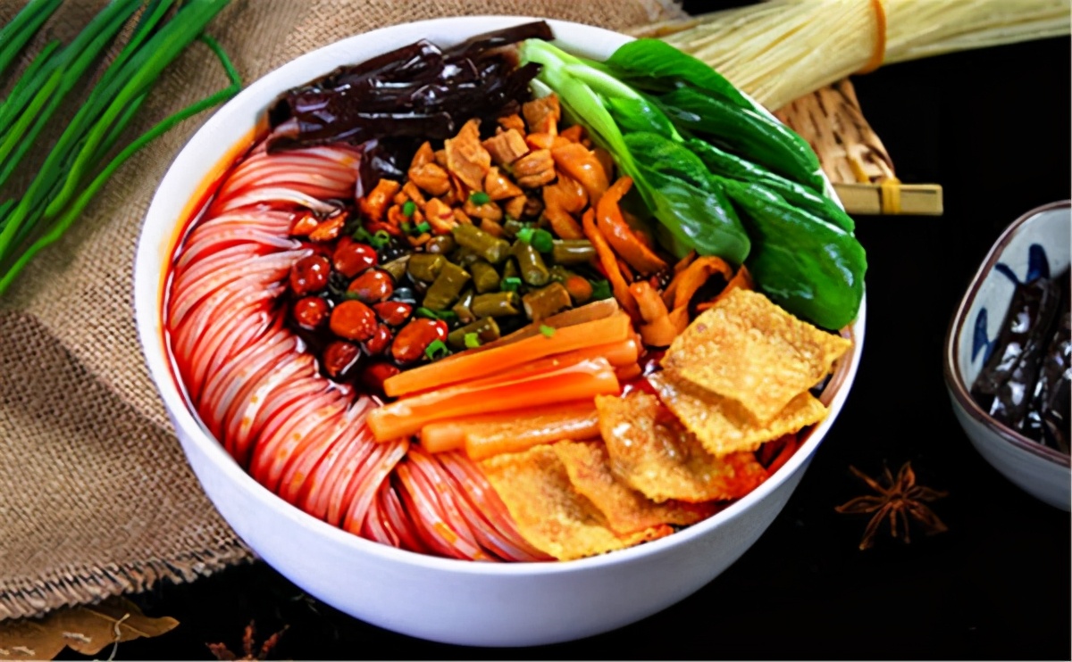 螺蛳粉为什么这么臭对人体有害吗,螺蛳粉臭臭的对身体有害吗