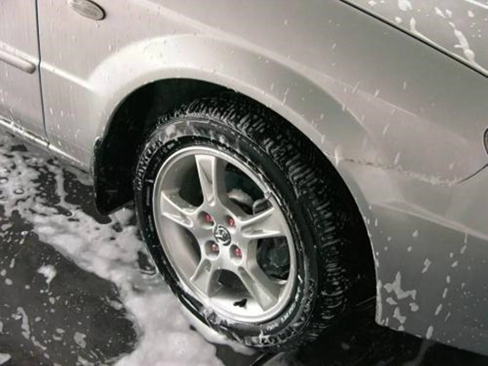 汽车被雨淋后有影响吗,汽车被雨淋了之后可以罩保护罩嘛