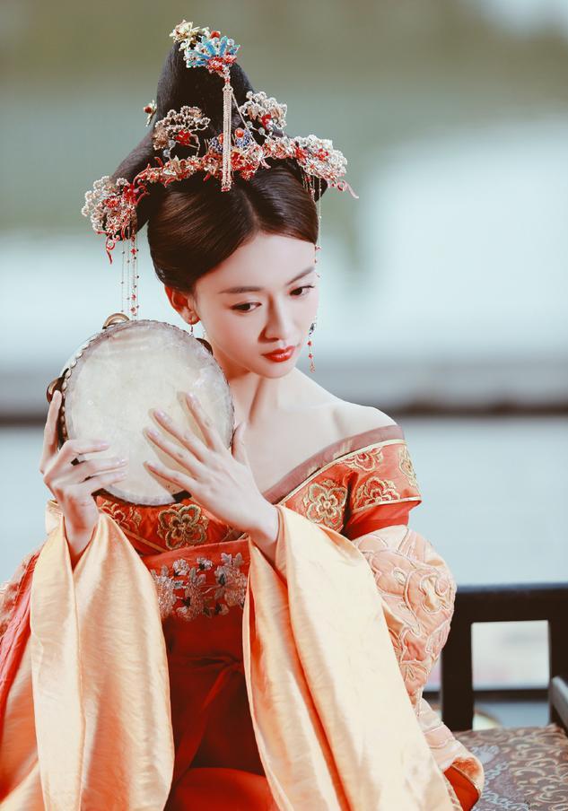 吴谨言穿唐装跳舞,吴谨言唐装