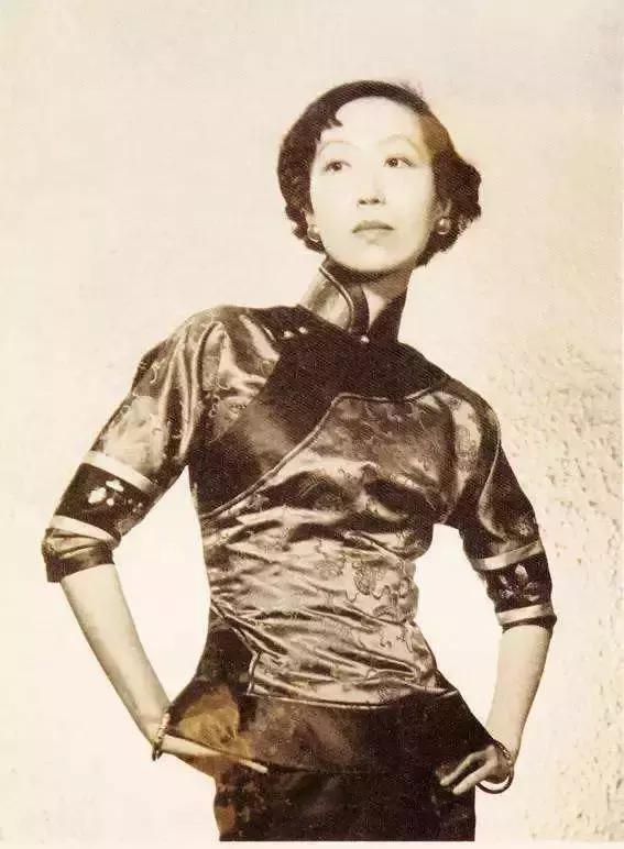 令人惊艳的旗袍服装,旗袍是中国女性的传统服装