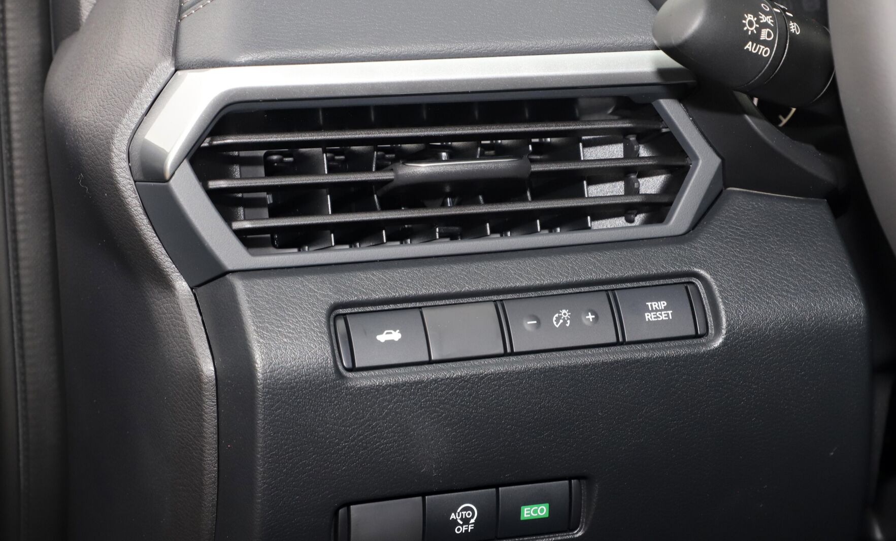 天籁2.0自吸和2.0t驾驶感受,后段加速能力强的车