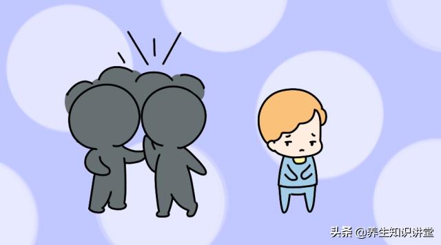 女儿尿床后被妈妈责怪,女儿10岁了还尿床