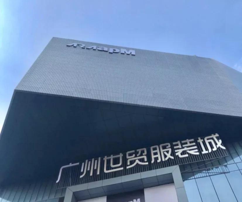 广州火车站服装批发零售怎么逛,新手去广州批发服装去哪里拿货