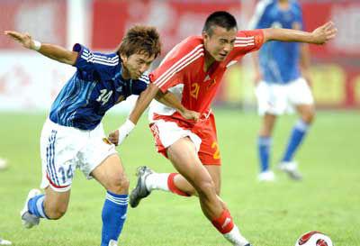 东亚杯2008李玮锋对日本,中韩足球冲突李玮峰