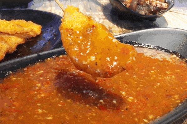 国外路边摊卖炸串,在国外摆摊卖炸串