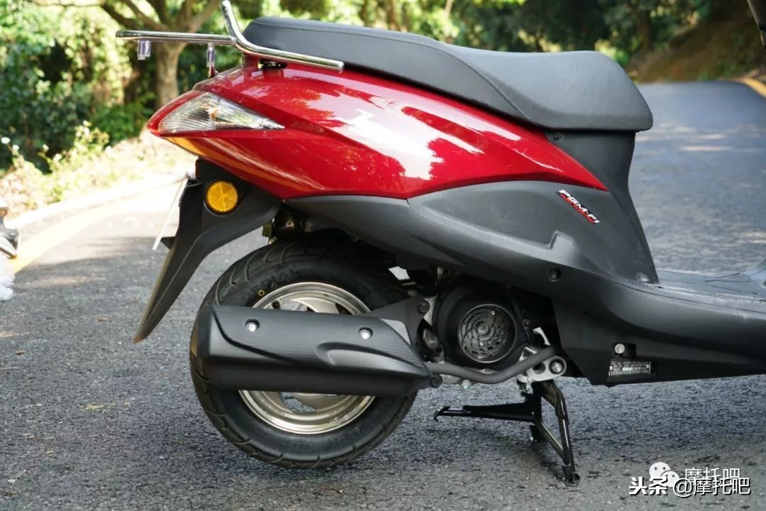 新大洲本田ns125d对比本田喜鲨125,五羊本田喜鲨125对比新大洲ns125d