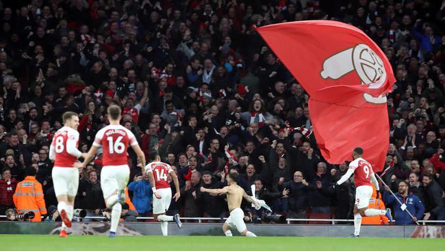 天王盖地虎，看我矮脚虎：托雷拉完美抢断+进球引爆酋长球场