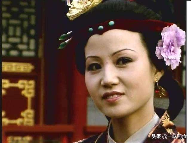 蔷薇硝是什么稀罕物？能引得赵姨娘大闹*红院怡**，把探春气到无语