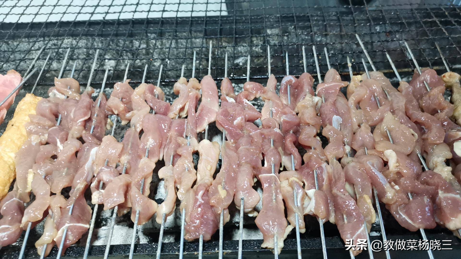 家里碳烤肉串,在家炭炉烤串