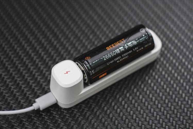 极蜂强光手电筒好吗,极蜂手电筒有哪些问题