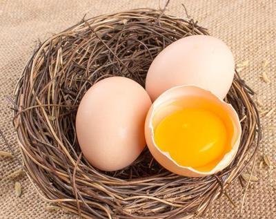 鸡蛋保存之前该怎样清洗,鸡蛋应如何储存保鲜呢视频