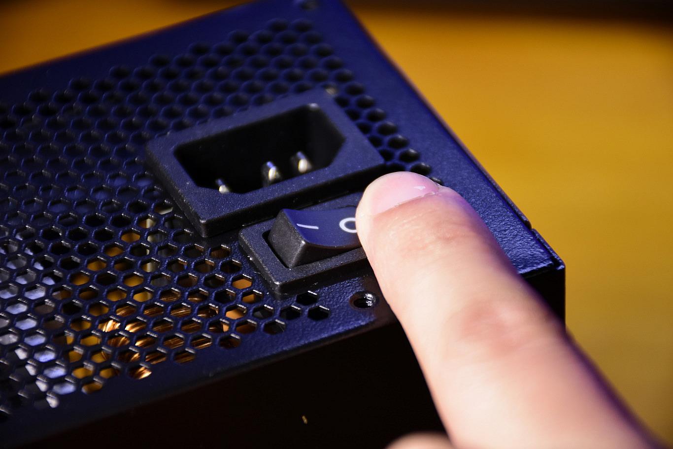 美商艾湃电竞an-750m金牌电源,艾湃电竞an-750m评测体验