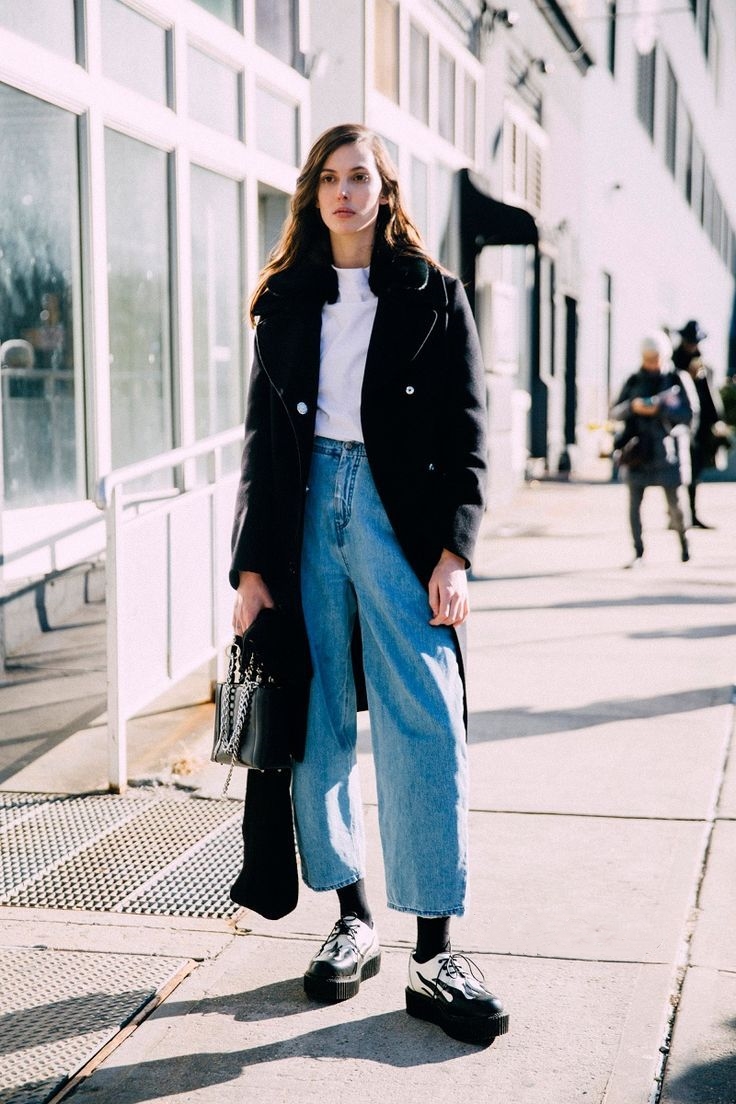 大衣配什么内搭减龄好看,驼色大衣内搭什么颜色减龄