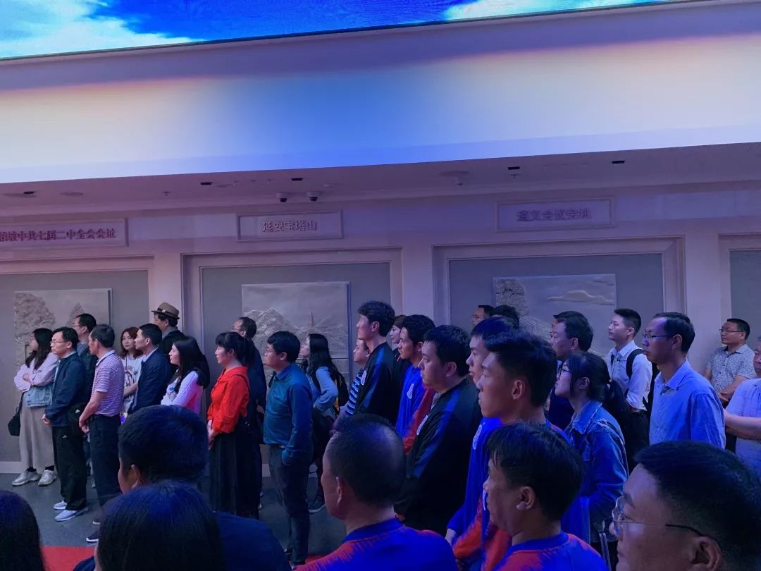 喂？有人做西班牙代购嘛？申花可能有这个需要......