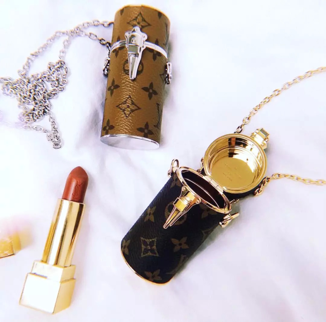 我的胸,我的手指,我的脚腕……都需要一只包包