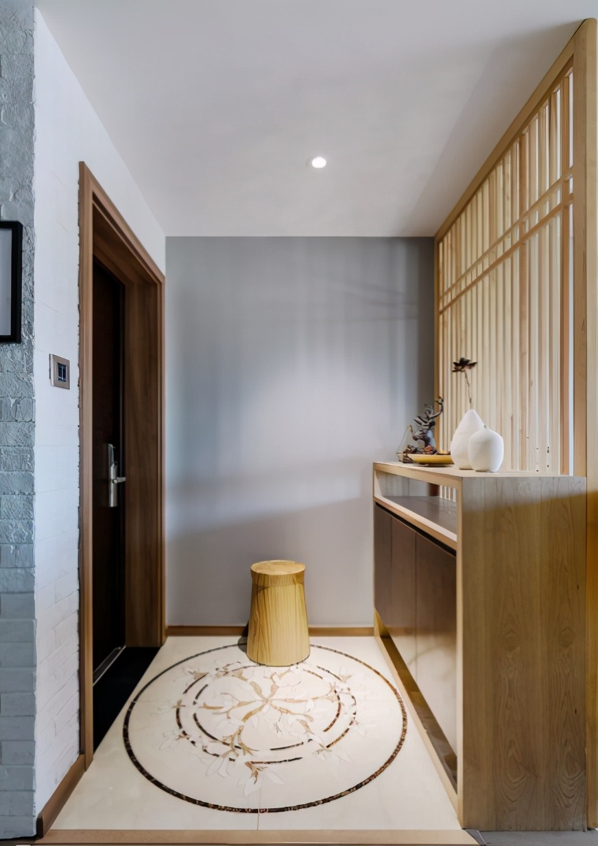 两居入户正对卫生间,入户正对卫生间玄关隔断