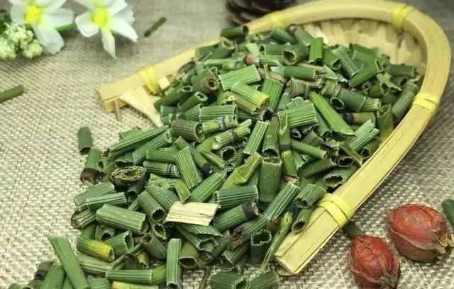 这种野草300元一斤在农村很常见,农村常见的一种野草农民不认识的