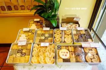 丹麦曲奇盒装72g饼干多少钱一盒,丹麦曲奇大小对比