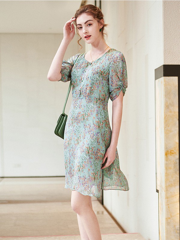 个性女装小众设计品牌货源,深圳原创高端女装私人订制